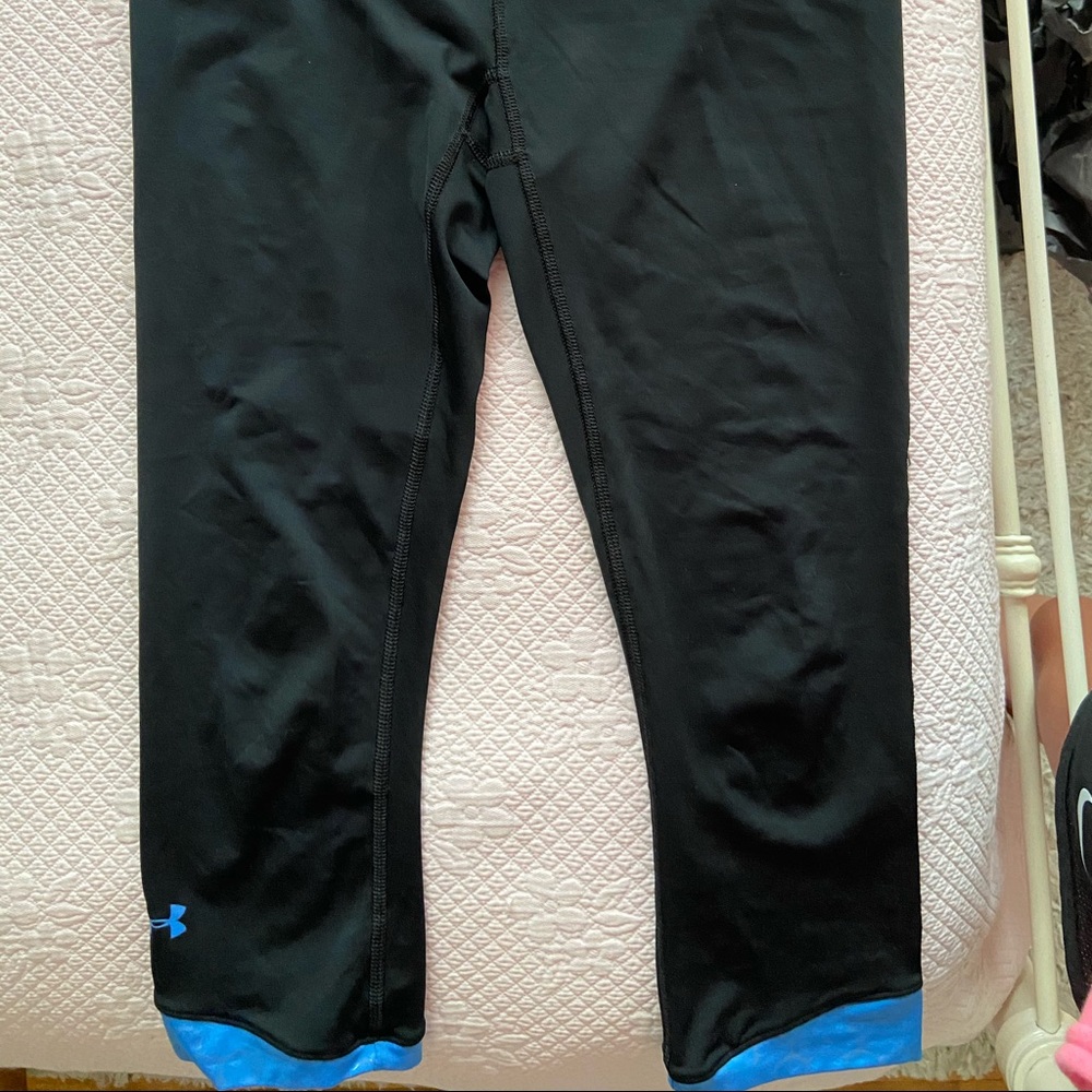 Under armour cropped workout leggings